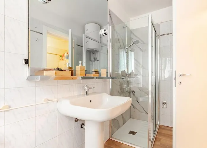 Apartment L For