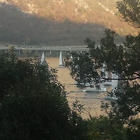 L For Lejlighed Mandello del Lario