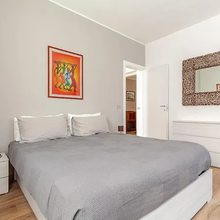 L For * Mandello del Lario