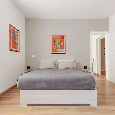 L For * Mandello del Lario