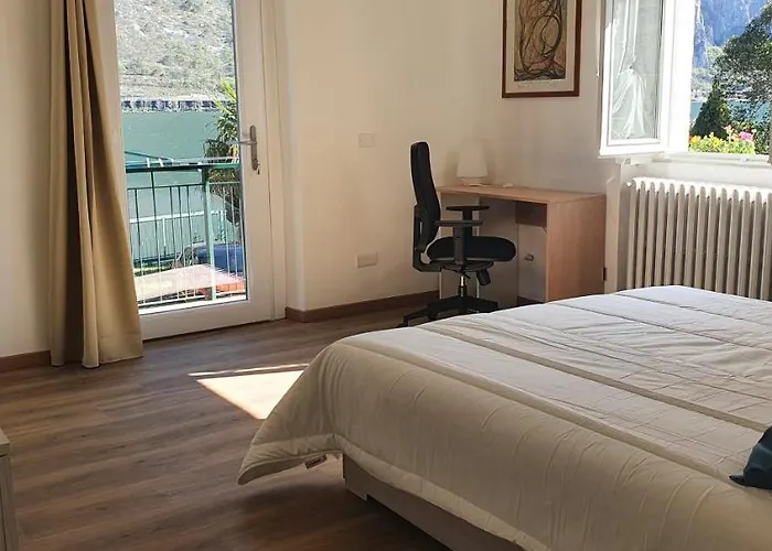 L For 公寓 曼代洛-德尔拉里奥