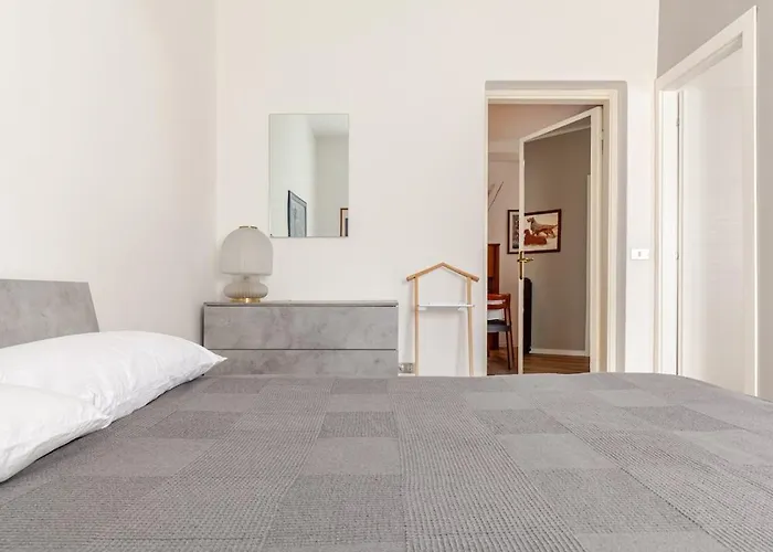 L For 公寓 曼代洛-德尔拉里奥