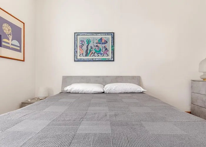 L For 曼代洛-德尔拉里奥