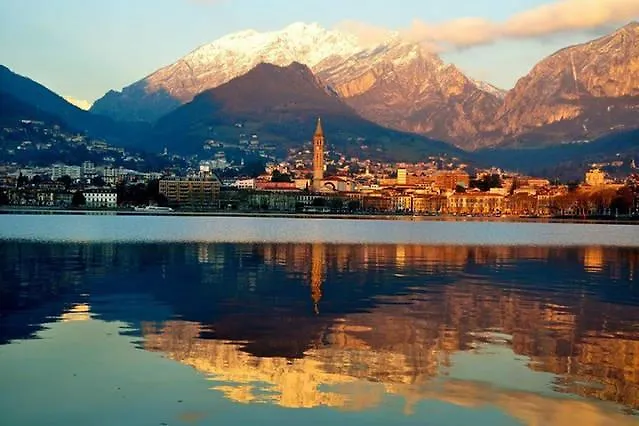 L For * 曼代洛-德尔拉里奥